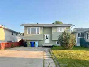 Detached Thickwood homes