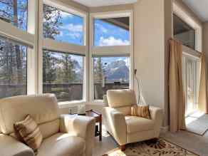 Semi Detached (Half Duplex) Silvertip homes