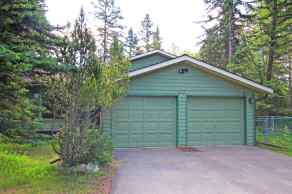 Detached Redwood Meadows homes