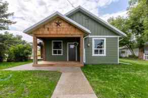 Detached Magrath homes
