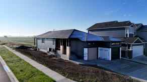 Just listed Southgate homes for sale new 1712 Sixmile View S in Southgate Lethbridge
