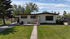 Detached Cardston homes