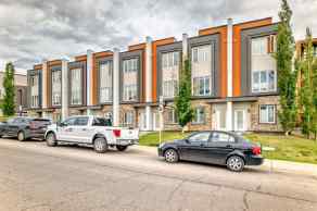 Row/Townhouse Kincora homes
