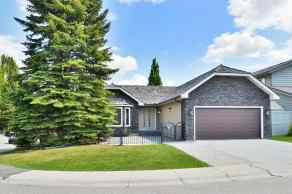 Detached Oakridge Estates homes