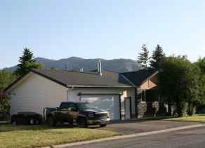 Detached Bellevue homes