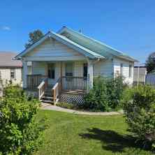Detached Edson homes