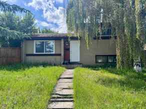 Detached Pineridge homes