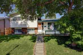 Detached Pineridge homes