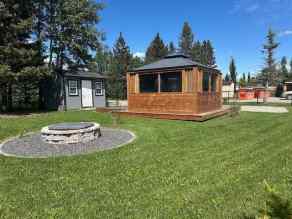 Recreational Rural Mountain View County homes