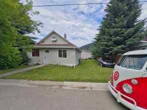 Detached Blairmore homes