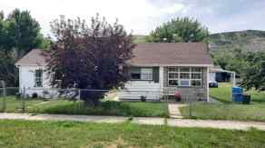 Detached East Coulee homes