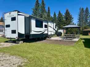 Recreational Rural Mountain View County homes
