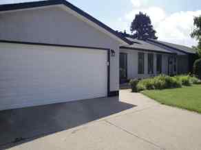 Just listed Agnes Davidson homes for sale new 1611 24 Street S in Agnes Davidson Lethbridge