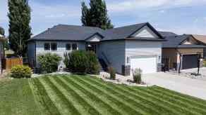 Detached Claresholm homes