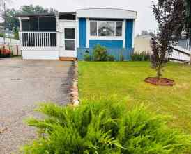 Detached Duchess homes