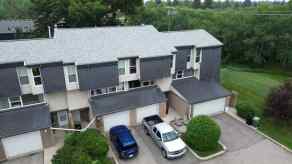 Row/Townhouse Braeside Estates homes