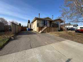 Semi Detached (Half Duplex) Thickwood homes