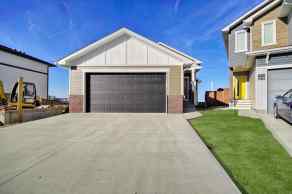 Detached Garry Station homes