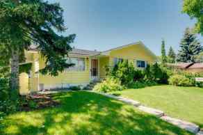 Just listed Charleswood homes for sale new 2635 34 Avenue NW in Charleswood Calgary