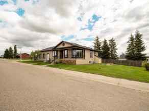 Detached Cardston homes