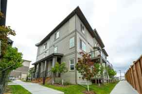 Row/Townhouse Springbank homes