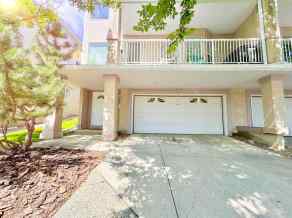 Row/Townhouse Signature Parke homes