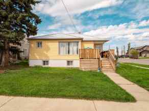 Detached Cardston homes