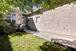 Semi Detached (Half Duplex) Signal Hill homes