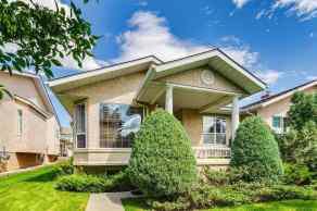 Semi Detached (Half Duplex) Signal Hill homes