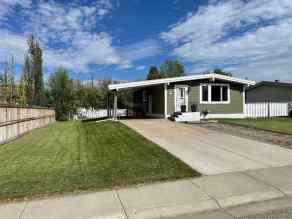 Detached Cardston homes