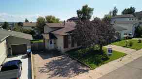 Detached Thickwood homes