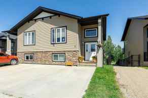 Semi Detached (Half Duplex) Lacombe homes