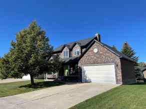 Detached Cardston homes