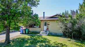 Just listed Varsity Village homes for sale new 34 Pensacola Court W in Varsity Village Lethbridge