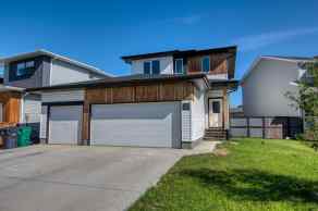 Detached Garry Station homes