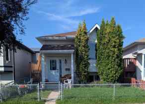 Detached Applewood Park homes