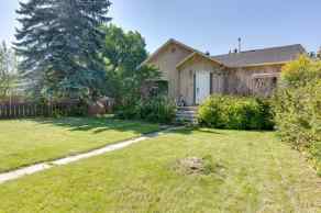 Detached Innisfail homes