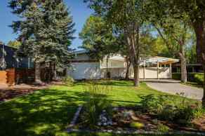 Detached Chinook Park homes