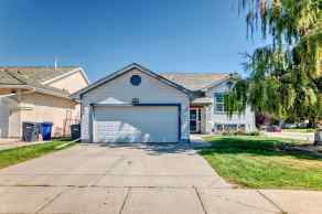 Detached Strathmore Lakes Estates homes