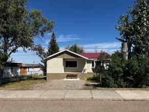 Detached Coutts homes
