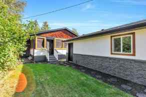 Detached Gull Lake homes