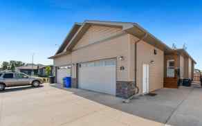 Semi Detached (Half Duplex) Olds homes