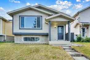 Detached Castleridge Estates homes