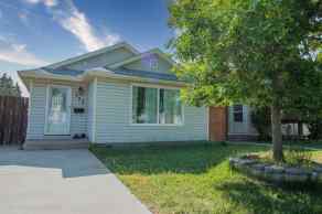 Detached Castleridge Estates homes