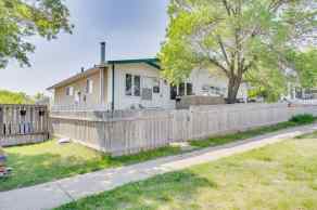 Semi Detached (Half Duplex) Thickwood homes