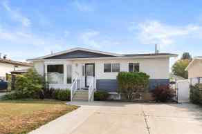 Detached Redcliff homes