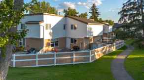 Row/Townhouse Glenbrook homes