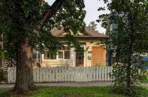Detached Sunalta homes