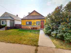 Detached Fort Macleod homes