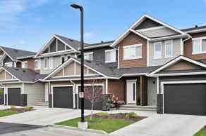 Row/Townhouse Lynx Meadows homes